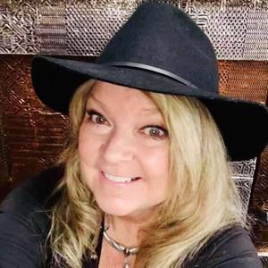 Meet your Posher, Tracey